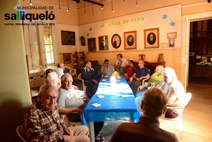 Los residentes del Hogar visitaron el Museo Gabriel Campomar Cervera