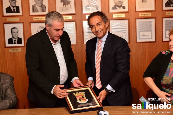 El Embajador de Portugal visit Salliquel